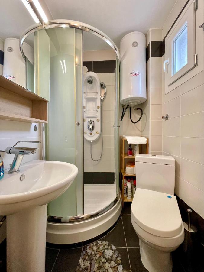 Hilltop Lodge Órma エクステリア 写真